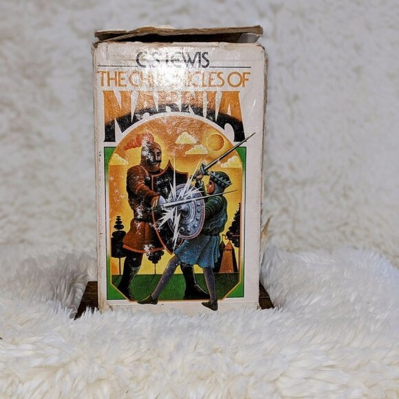 The Chronicles of Narnia Book Series Box Set - Picture 5 of 10
